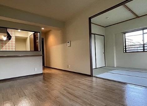 居室・リビング　※同物件、別部屋になります。