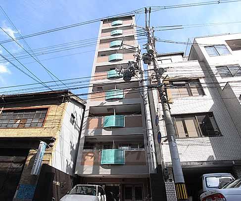 京都市下京区八幡町のマンションの建物外観