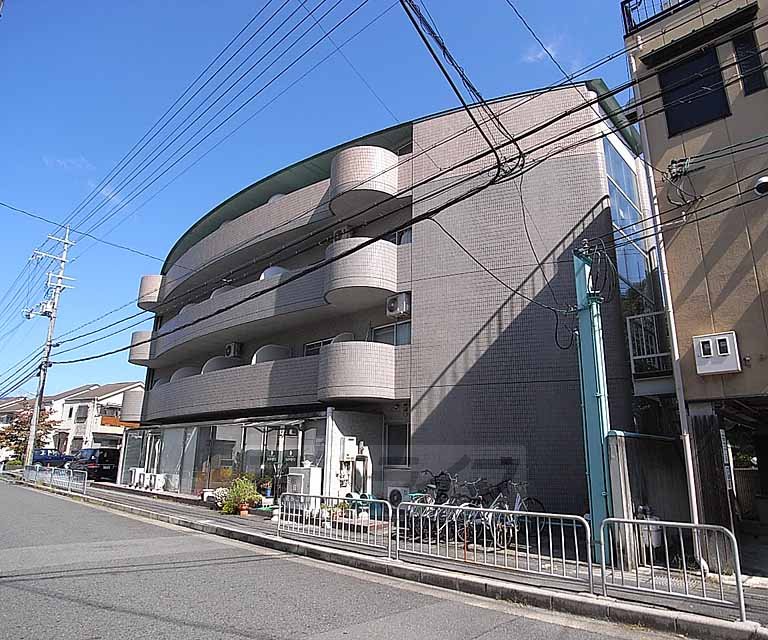 プレジールマンションの建物外観