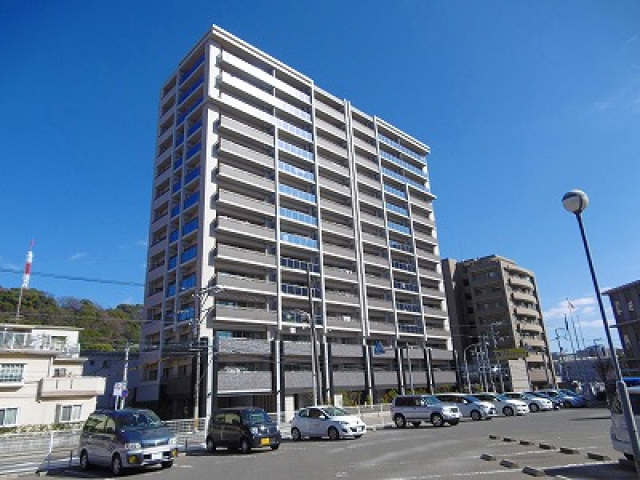 ライオンズ比治山本町の建物外観