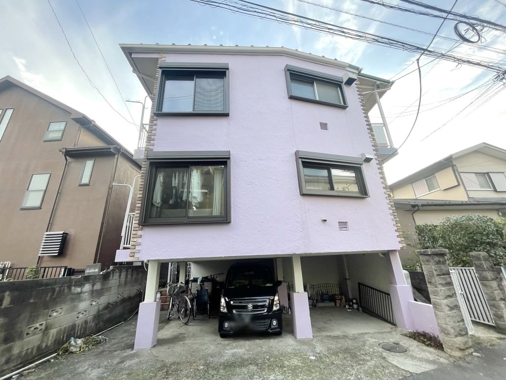 【横浜市港北区高田西のアパートの建物外観】