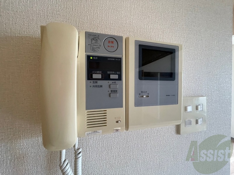 セキュリティ　ＴＶモニター付インターホンです。来客者の顔が見えるので安心！