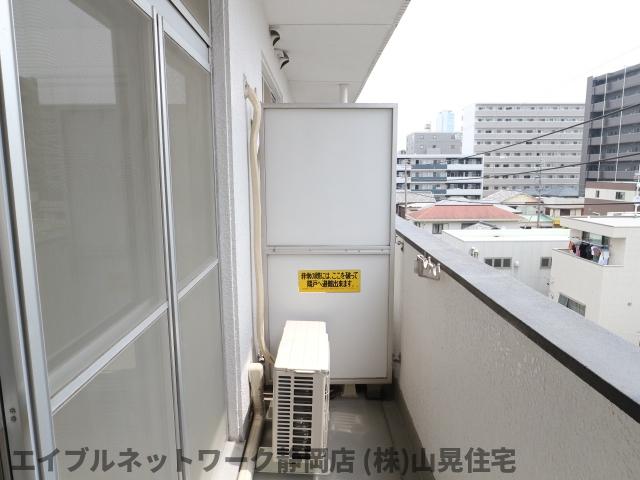 バルコニー　バルコニー付きです