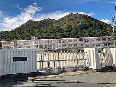 中学校　姫路市立中学校夢前中学校（中学校）まで1596m