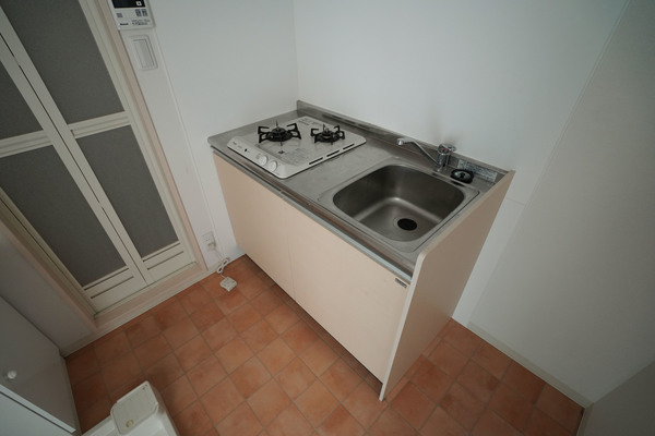 キッチン　同じ建物の別なお部屋