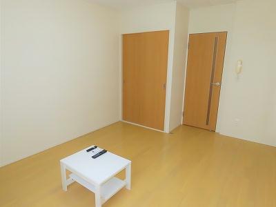 居室・リビング　家具家電が備え付けのお部屋です