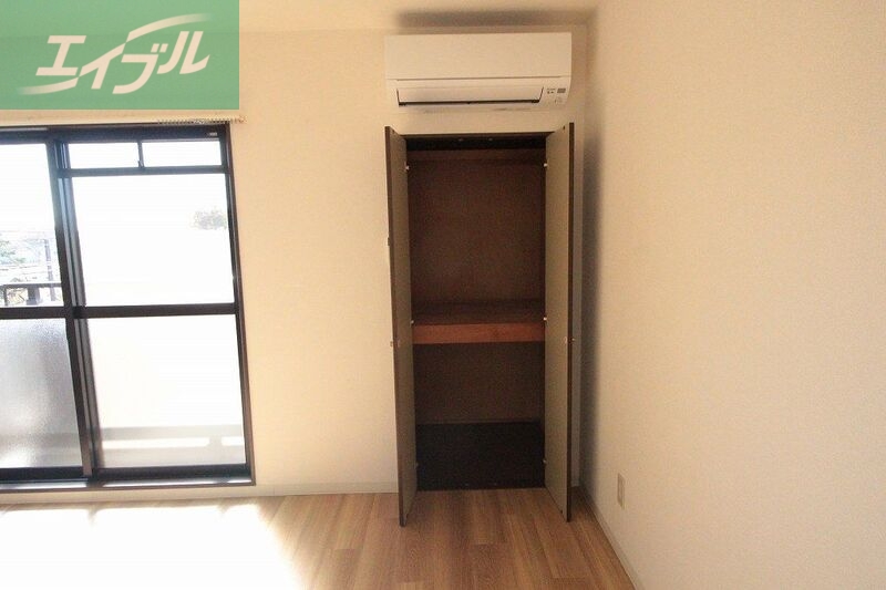 収納　同物件別部屋の写真です