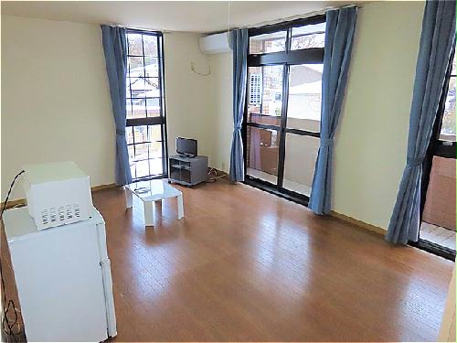 居室・リビング　101・201号室は間取りが異なります