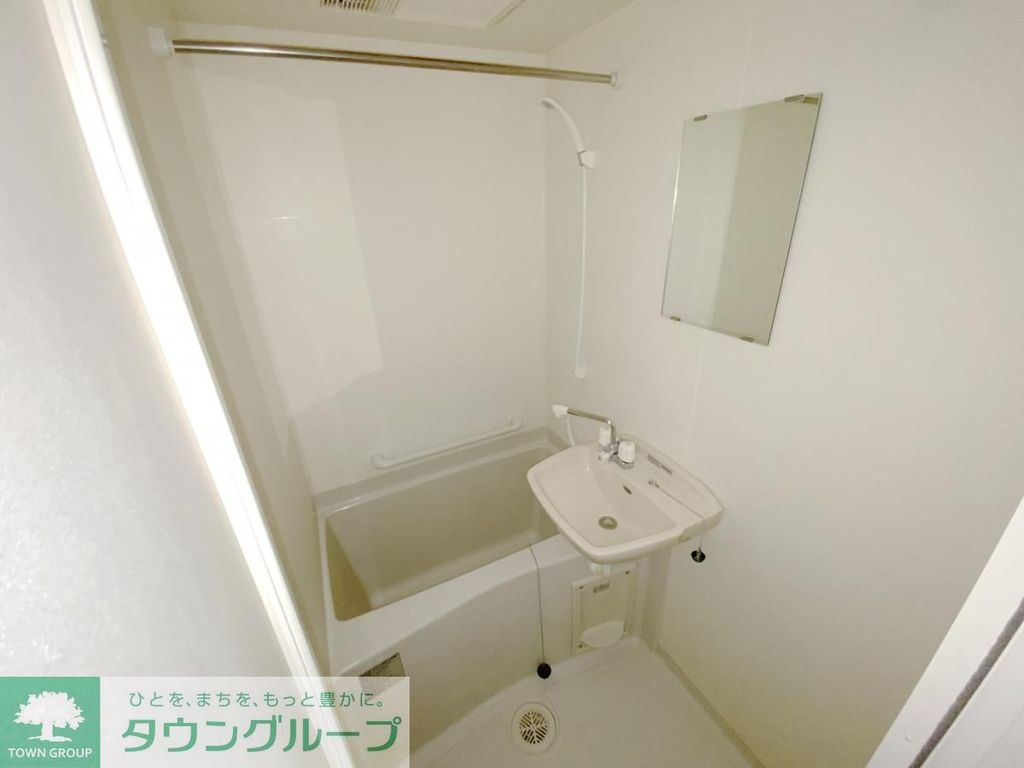 バス・シャワールーム　こちらは同タイプの親部屋のお写真になります。