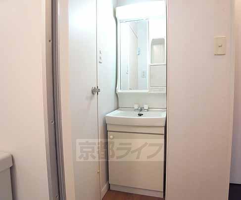 洗面設備　独立洗面台です。