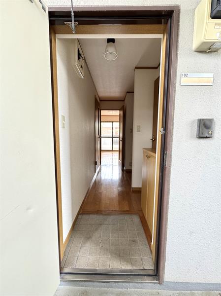 玄関　シューズボックス付きで靴もスッキリ収納！