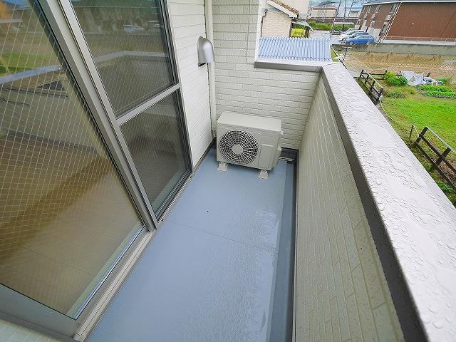 バルコニー　開放的で明るい空間を演出してくれるバルコニーです