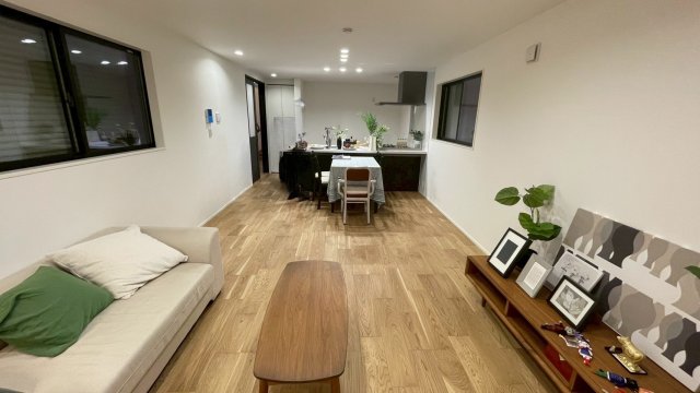 居室・リビング　★3面採光で通風・日当たり良好です★