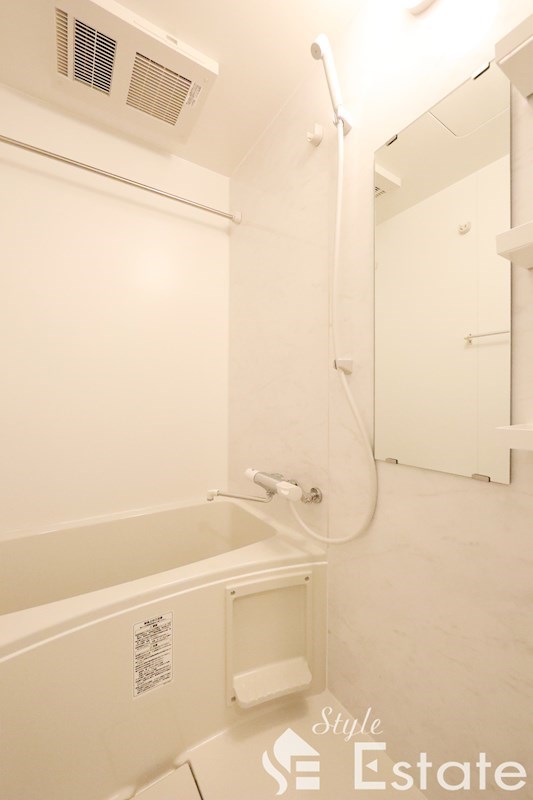 バス・シャワールーム　バスルーム