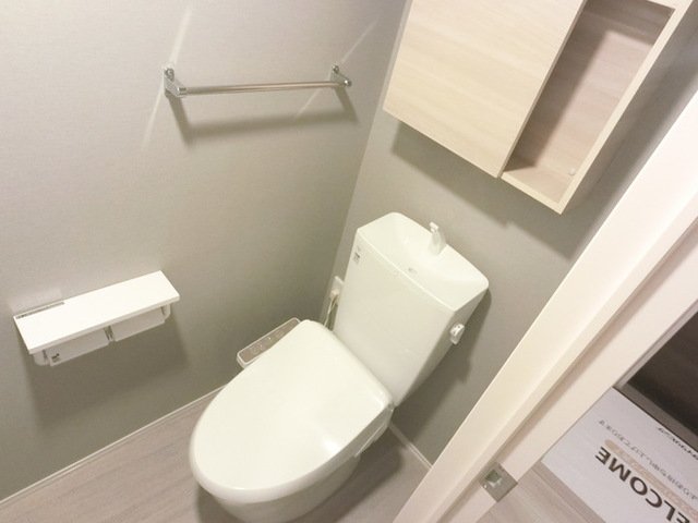 トイレ　温水便座付きトイレ