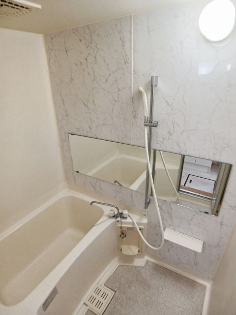 バス・シャワールーム