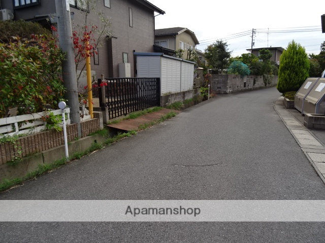 その他　前面道路（その他）まで0m