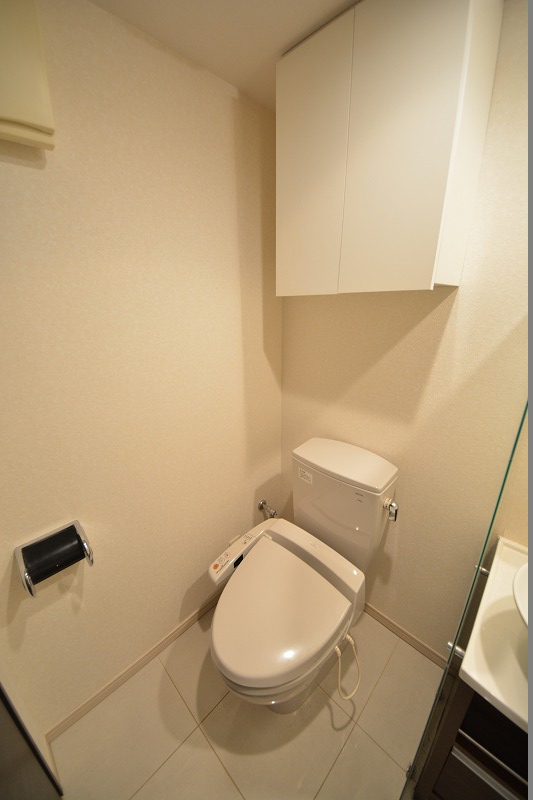 トイレ　ISM谷町六丁目　温水洗浄便座