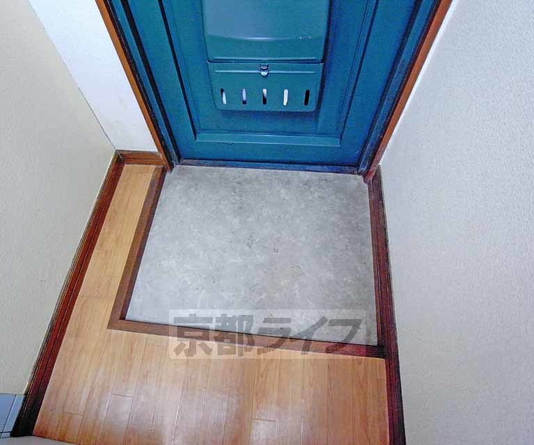 玄関　コンパクトな玄関です。