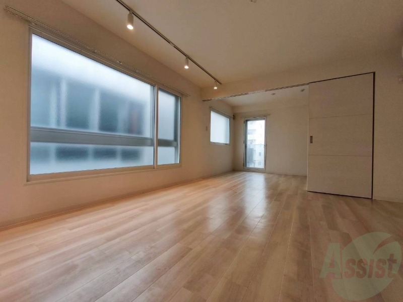 居室・リビング　広くてキレイなお部屋が広がっていて、充実した生活が送れそう。