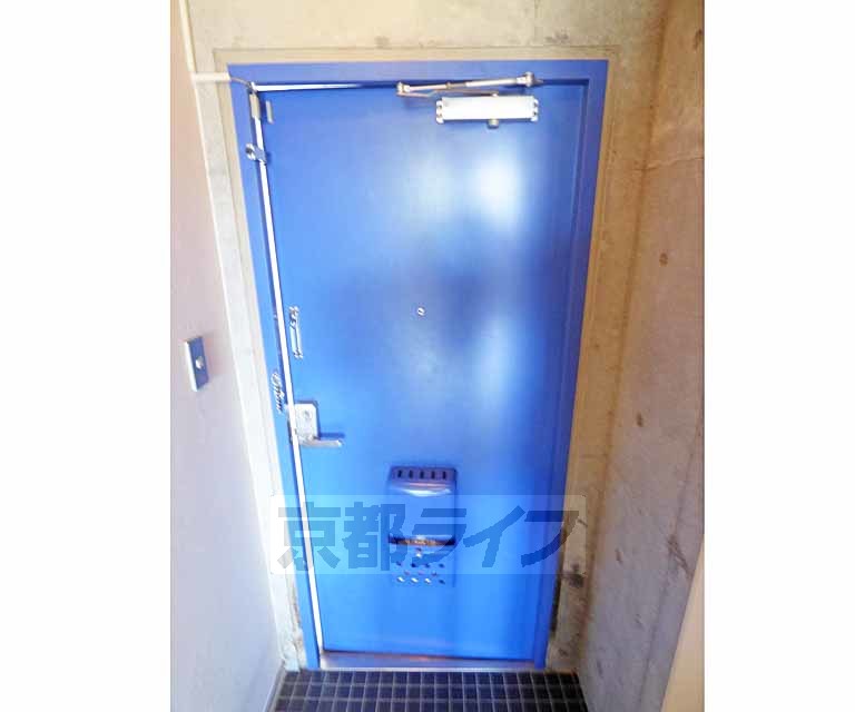 その他設備　しっかりとしたドア。