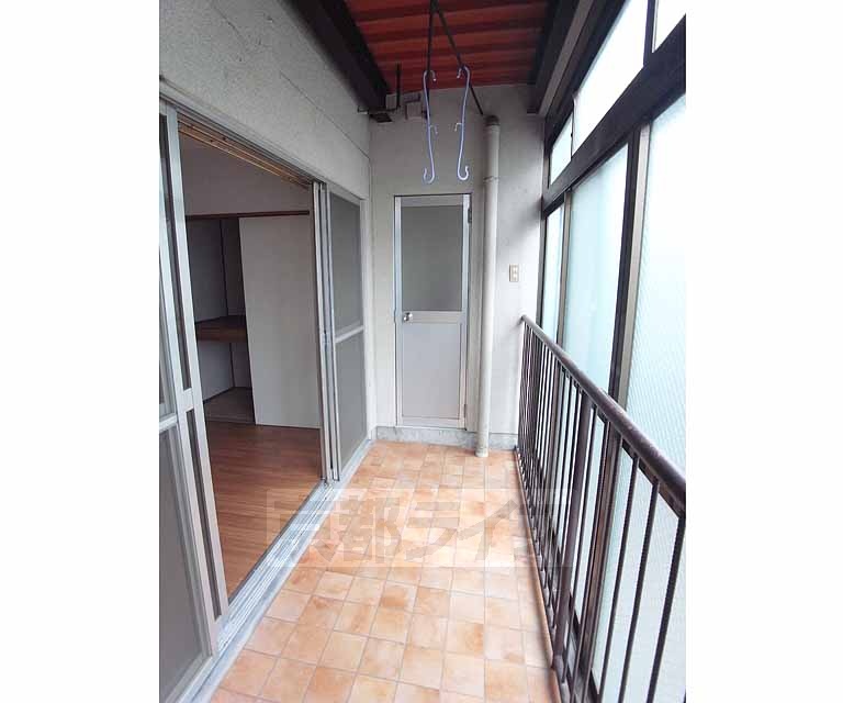 バルコニー　サンルームになっています。