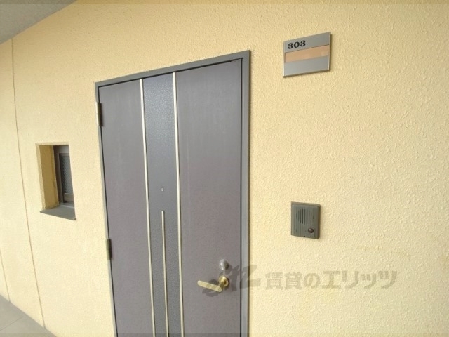 玄関　インターホン