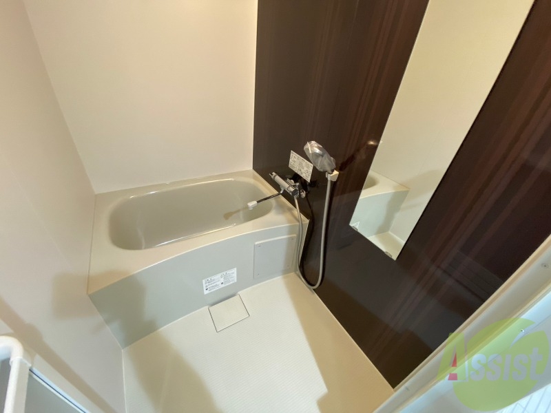 バス・シャワールーム　お風呂になります。一日の疲れを癒してくださいね。