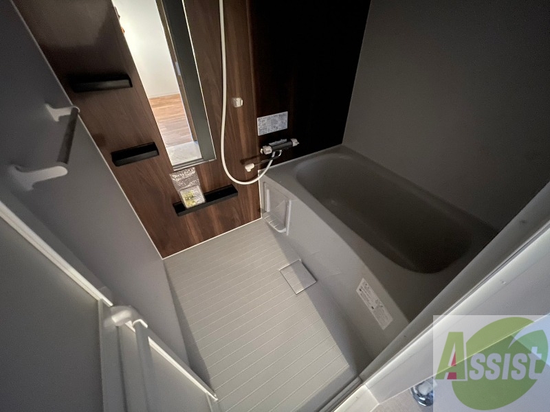 バス・シャワールーム　お風呂になります。一日の疲れを癒してくださいね。