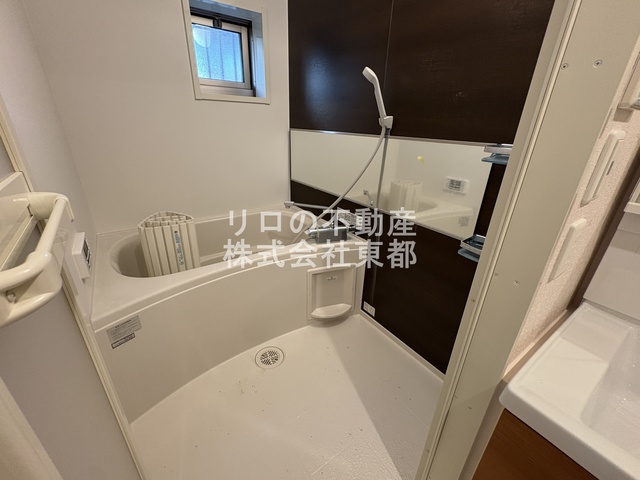 バス・シャワールーム　バストイレ別なので毎日快適♪