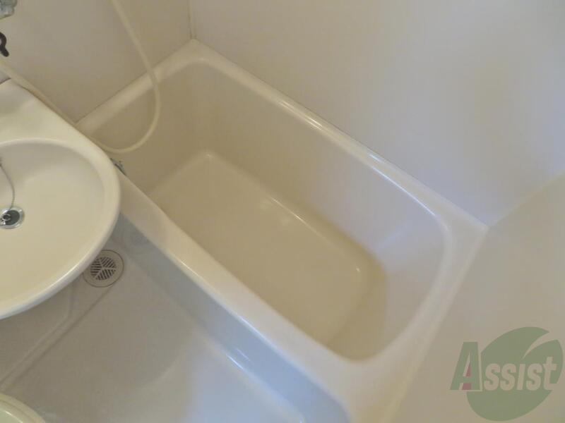 バス・シャワールーム　仕事や学校で疲れた日は、湯船につかりましょう。