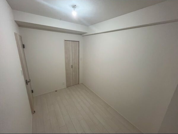 居室・リビング　こちらの居間で趣味の時間をお楽しみください