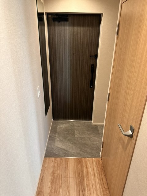 玄関　※別部屋参考写真、現況優先※