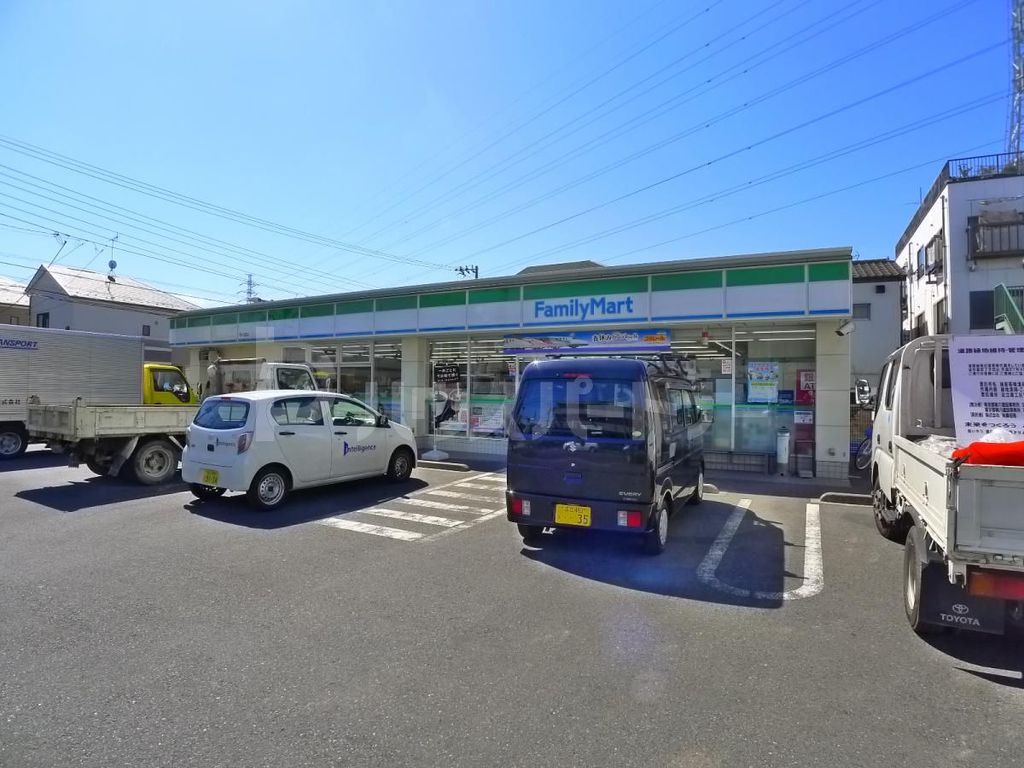 コンビニ　ファミリーマート南花畑店（コンビニ）まで220m