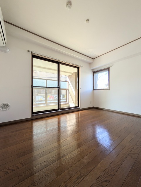 居室・リビング　☆明るい室内です