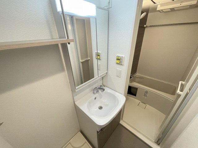 洗面設備　脱衣スペースもあります