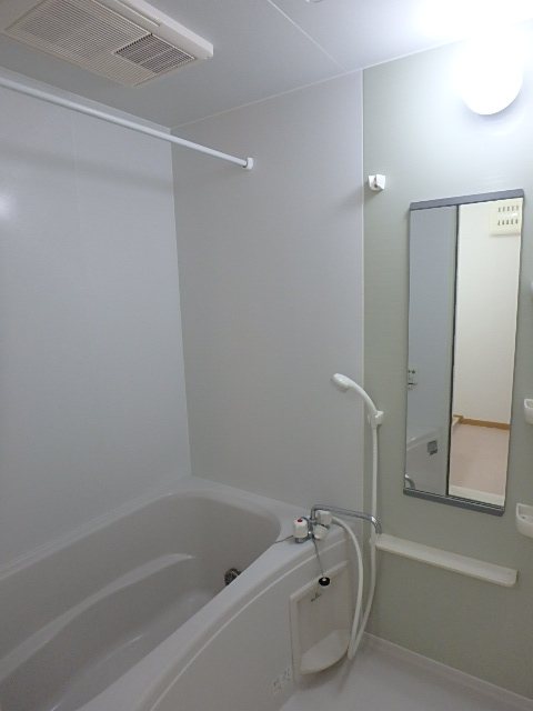 バス・シャワールーム　※同タイプ別居室のお写真です。