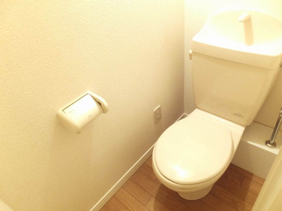 トイレ　バス・トイレが別々なのも嬉しいポイント♪