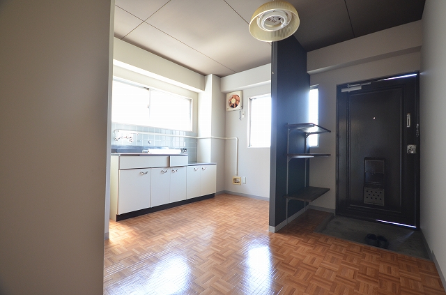 居室・リビング　別号室の写真です（反転）