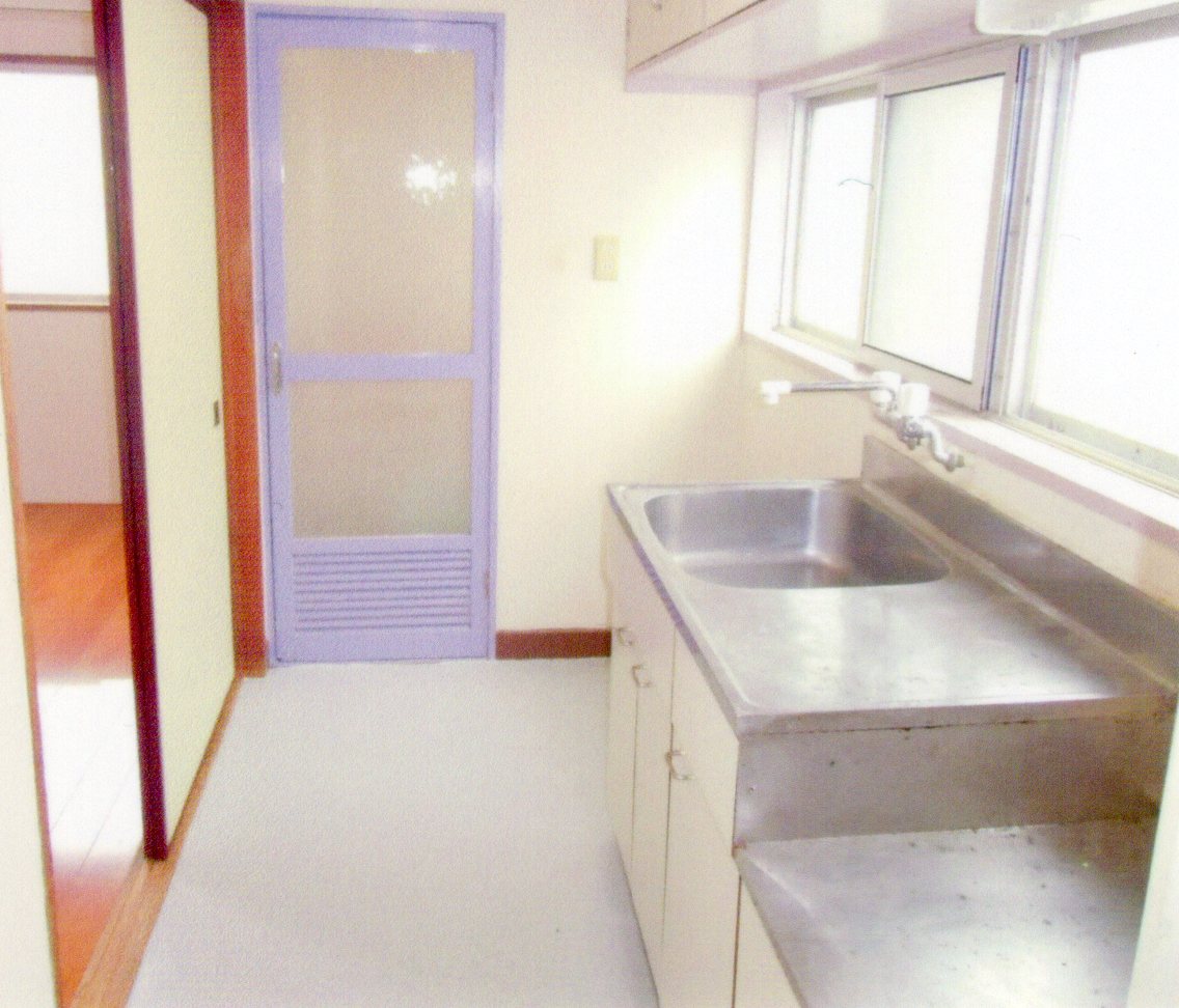 ＪＲ東海道本線 熱海駅 徒歩20分 4階建 築58年のキッチン写真