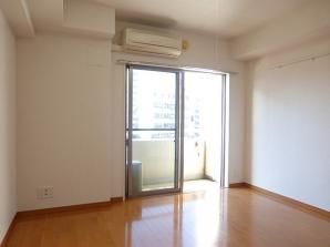 居室・リビング　※別部屋の参考写真です。