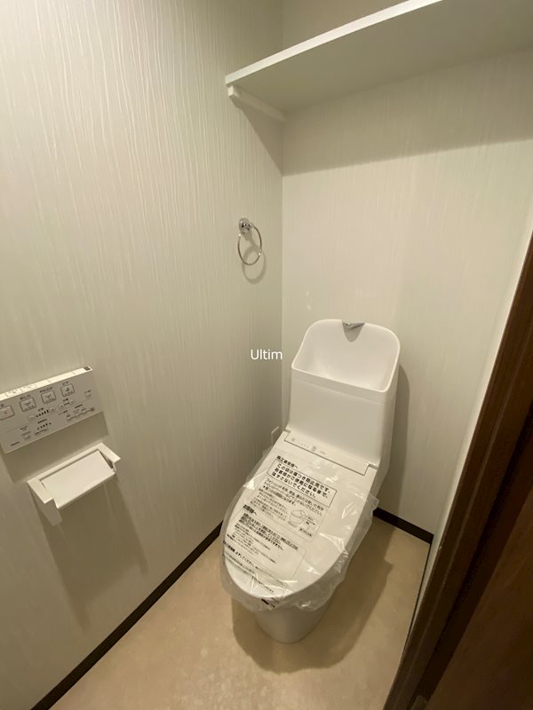 トイレ　違うお部屋の写真です。ご参考までに