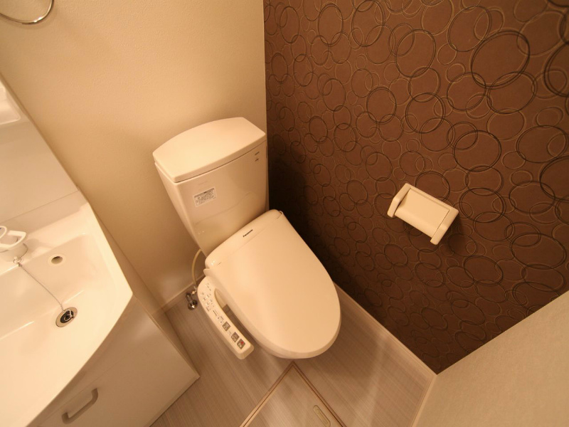 トイレ　温水洗浄暖房便座付トイレ