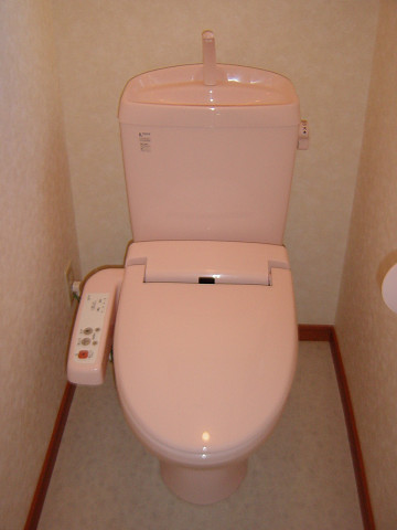 トイレ　温水洗浄便座