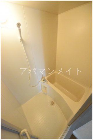 バス・シャワールーム　落ち着いた空間のお風呂です