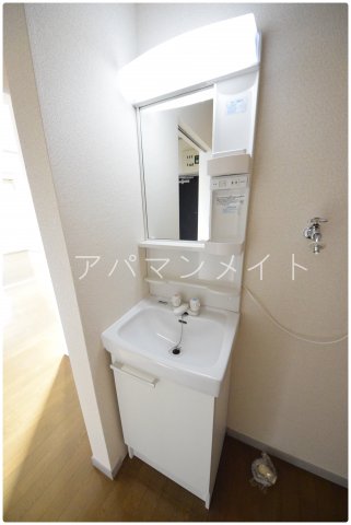 洗面設備　脱衣スペースもあります