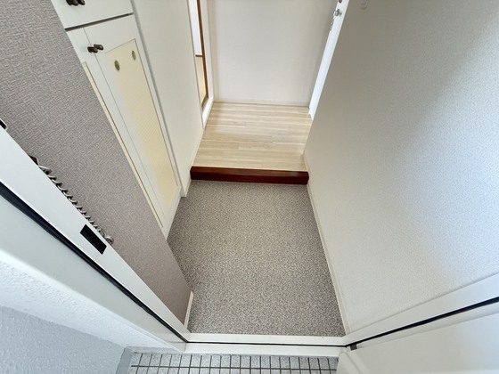 玄関　別部屋の写真です。