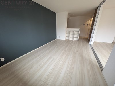 居室・リビング　エアコン付きで快適に過ごせます♪