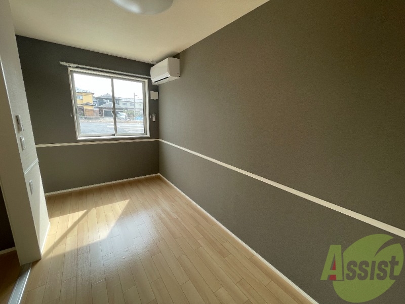 その他部屋・スペース　４．９帖の洋室があります。寝室にできそうですね。