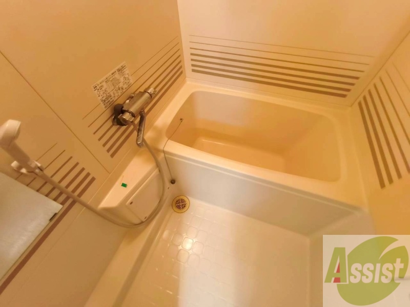 バス・シャワールーム　お風呂になります。一日の疲れを癒してくださいね。